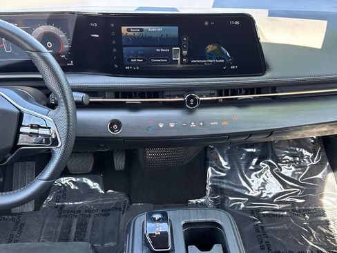 Used 2024 Nissan Ariya FWD image 15