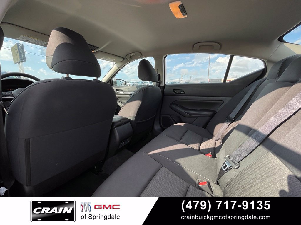 Used 2025 Nissan Altima 2.5 SV FWD image 27
