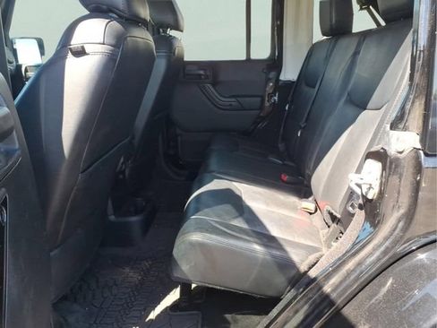 Used 2017 Jeep Wrangler Unlimited Sahara AWD/4WD image 18