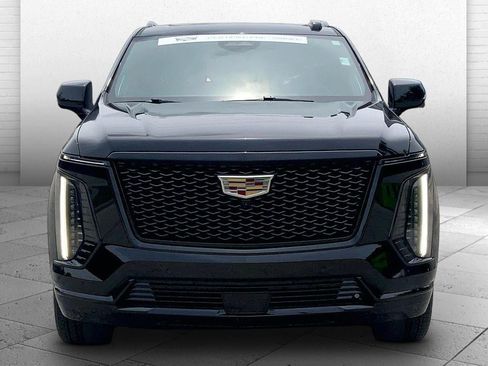Certified 2025 Cadillac Escalade Sport Platinum AWD/4WD image 2