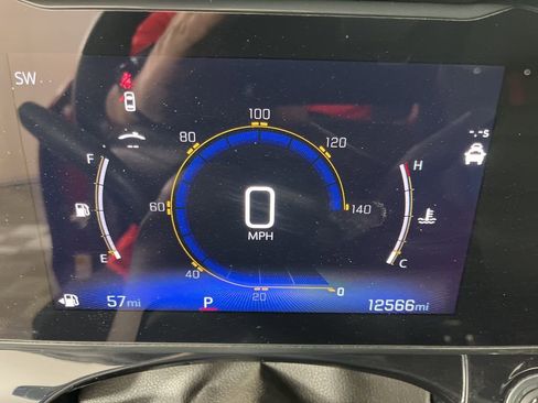 Certified 2025 Chevrolet Trax RS w/ Driver Confidence Package image 33