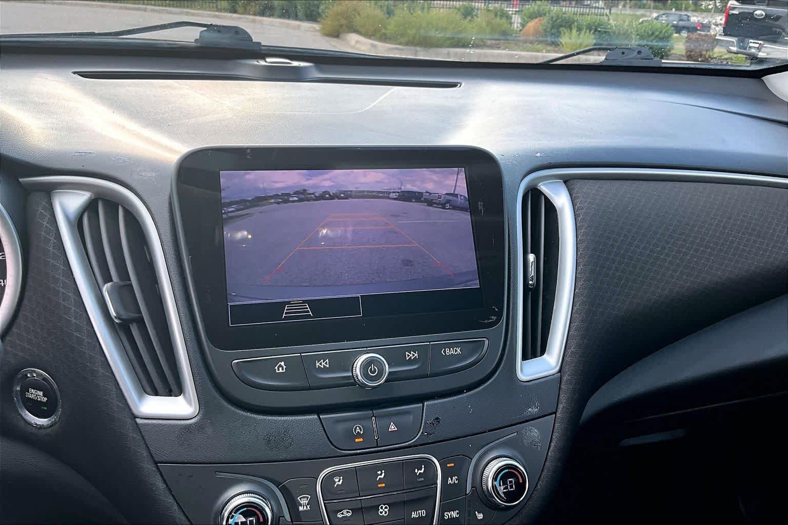 Used 2022 Chevrolet Malibu LT FWD image 27