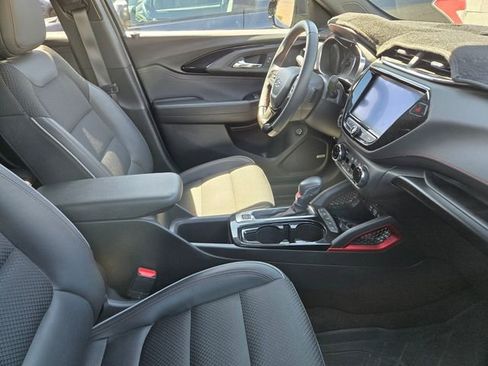 Used 2021 Chevrolet TrailBlazer RS w/ Sun and Liftgate Package FWD image 3