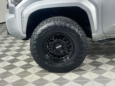 Used 2025 Toyota Tacoma SR5 image 12