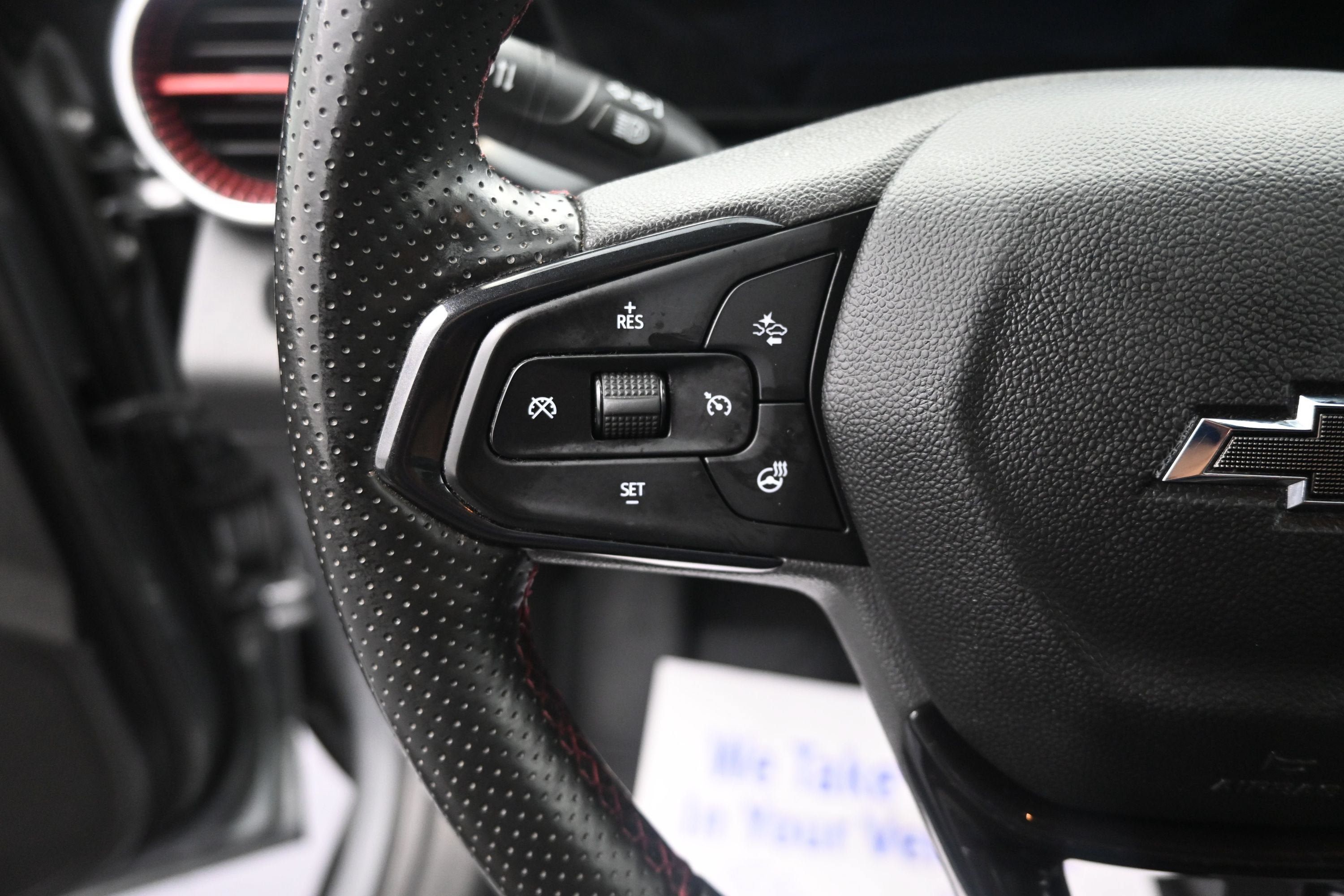 Used 2025 Chevrolet Trax RS w/ Sunroof Package FWD image 13