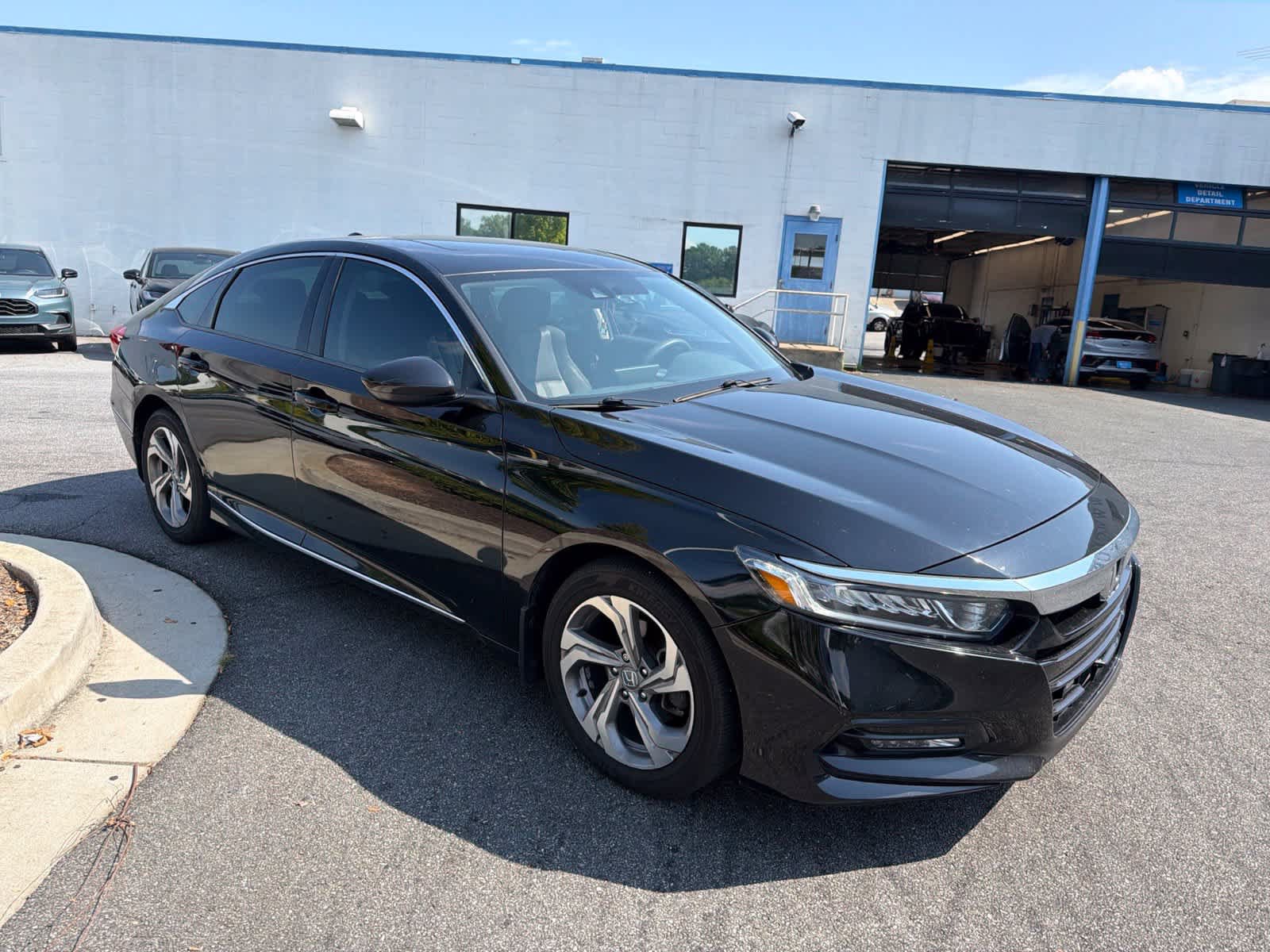 Used 2018 Honda Accord EX image 13