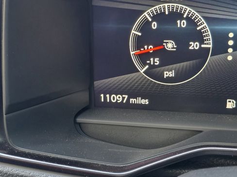 Used 2024 Nissan Z Performance w/ Floor Mat Package image 15