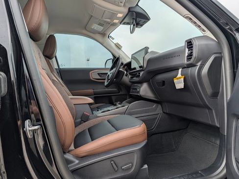 Used 2025 Ford Bronco Sport Outer Banks w/ Outer Banks Tech Package+ AWD/4WD image 11