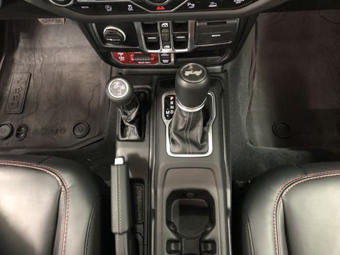 Certified 2024 Jeep Wrangler Unlimited Rubicon AWD/4WD image 20
