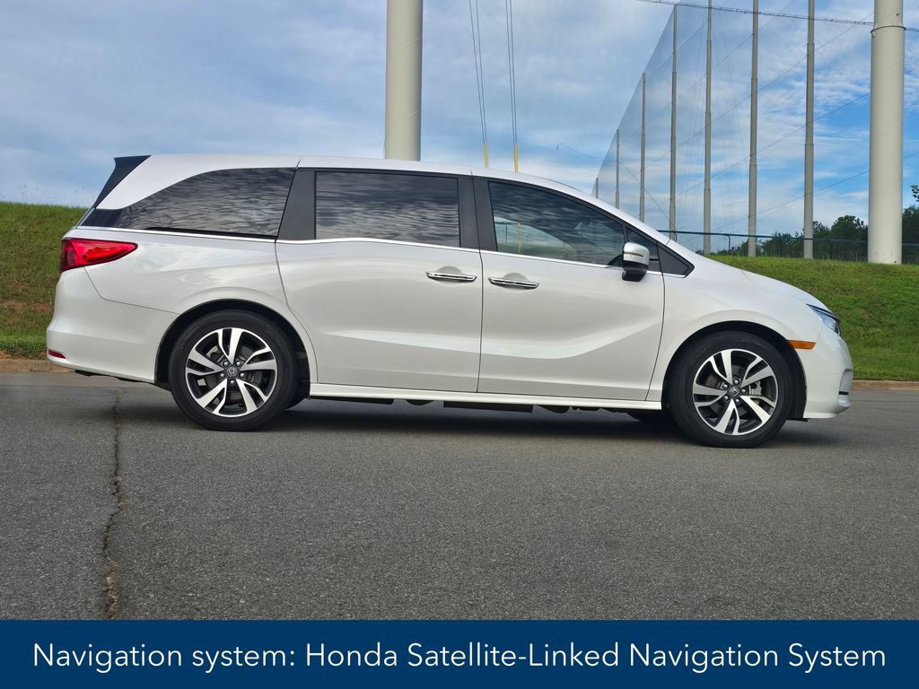 Used 2024 Honda Odyssey Touring image 2
