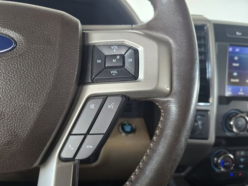 Used 2020 Ford F150 Lariat image 28