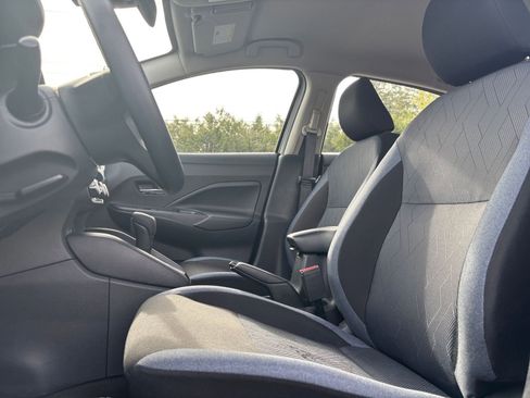 Used 2025 Nissan Versa SV FWD image 24