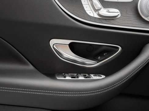 Used 2023 Mercedes-Benz E 450 Coupe image 56