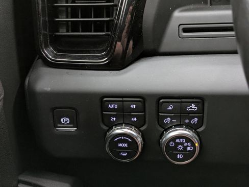 Used 2022 GMC Sierra 1500 AT4 image 30