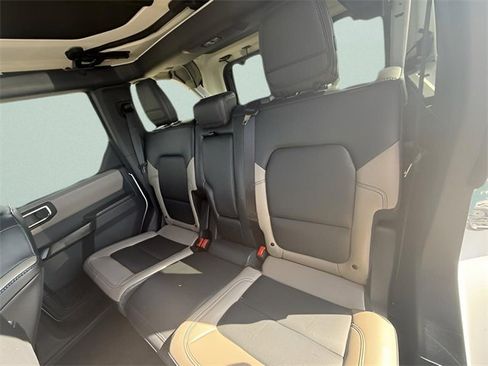 Used 2024 Ford Bronco Wildtrak image 27