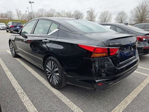 Used 2024 Nissan Altima 2.5 SV image 5