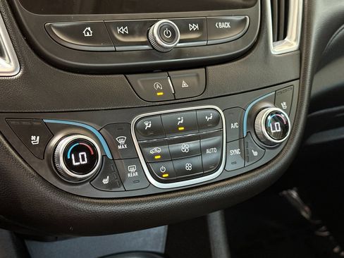 Used 2024 Chevrolet Malibu LT FWD image 17