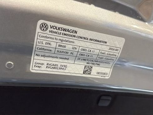 Used 2024 Volkswagen Jetta SE FWD image 30