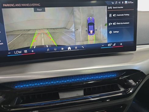 Used 2025 BMW 230i 230i w/ M Sport Package image 22