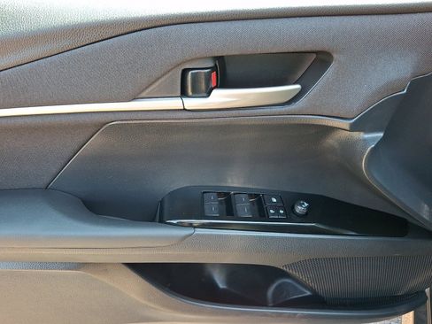 Used 2025 Toyota Camry LE FWD image 12