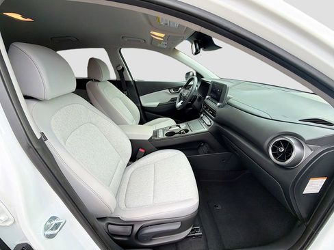 Used 2023 Hyundai Kona SE FWD image 24