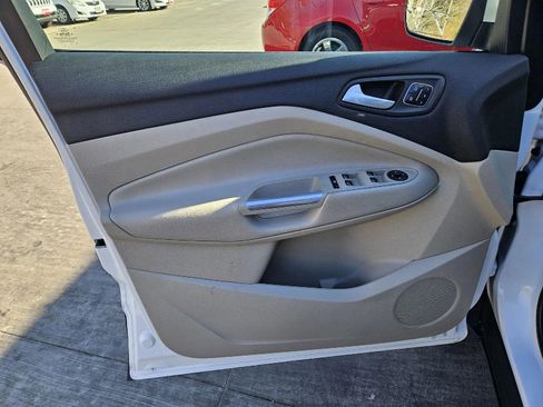 Used 2019 Ford Escape Titanium image 11