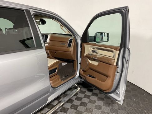 Used 2020 RAM 1500 Laramie AWD/4WD image 32