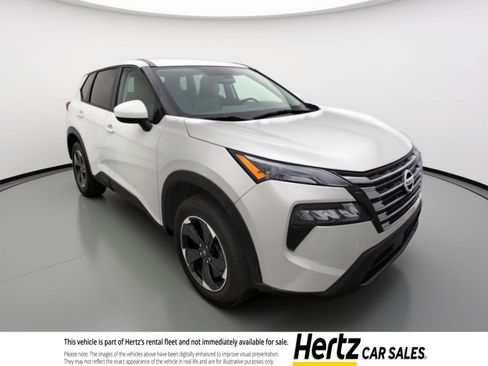 Used 2025 Nissan Rogue SV image 1