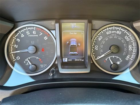 Used 2021 Toyota Tacoma TRD Sport image 31