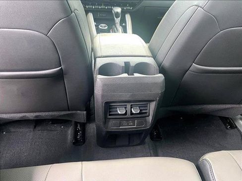 Used 2025 Chevrolet Colorado ZR2 w/ Technology Package AWD/4WD image 26
