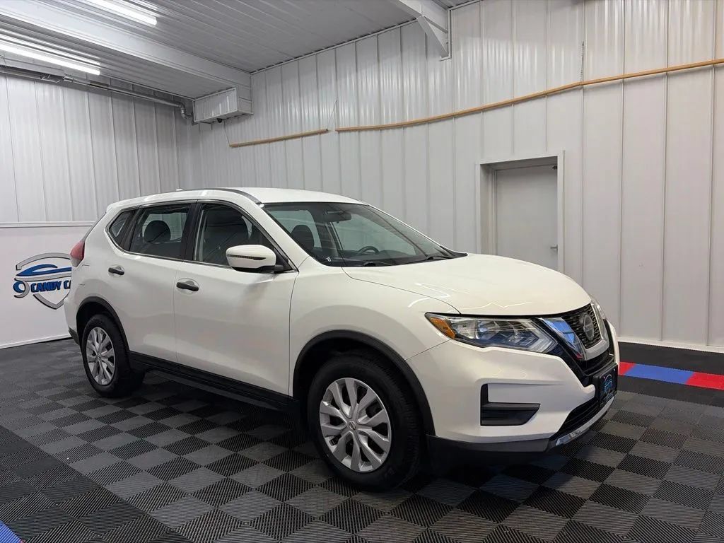 Used 2019 Nissan Rogue S FWD image 2