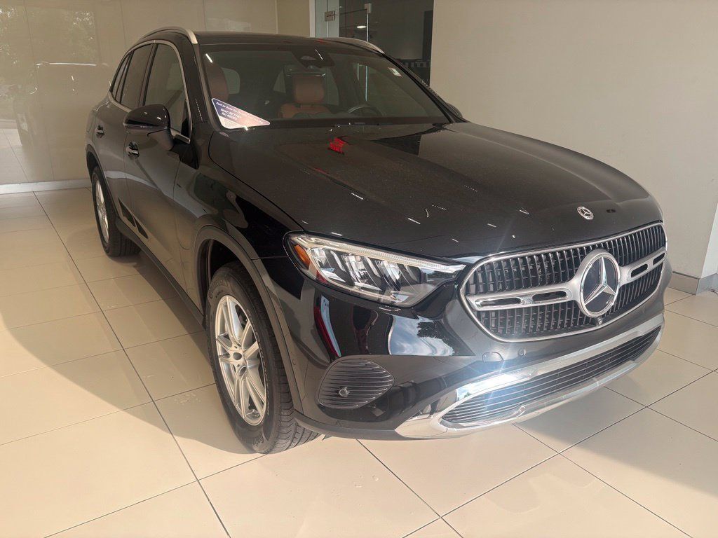 Used 2023 Mercedes-Benz GLC 300 4MATIC image 7