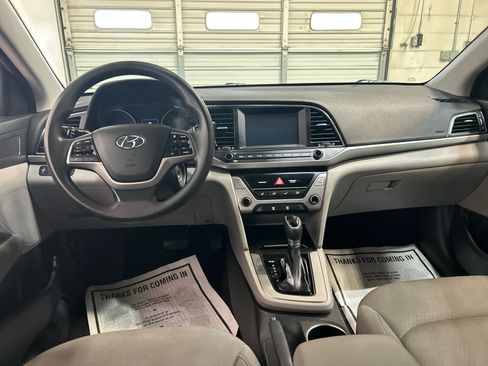 Used 2018 Hyundai Elantra SEL FWD image 4