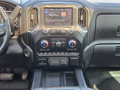 Used 2020 GMC Sierra 1500 AT4 w/ AT4 Premium Package AWD/4WD image 16