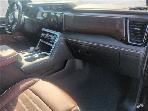 Used 2025 GMC Sierra 2500 Denali Ultimate image 23