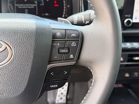 Used 2026 Toyota Camry SE w/ Convenience Package image 16