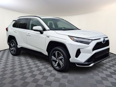 Used 2023 Toyota RAV4 SE w/ Weather & Moonroof Package