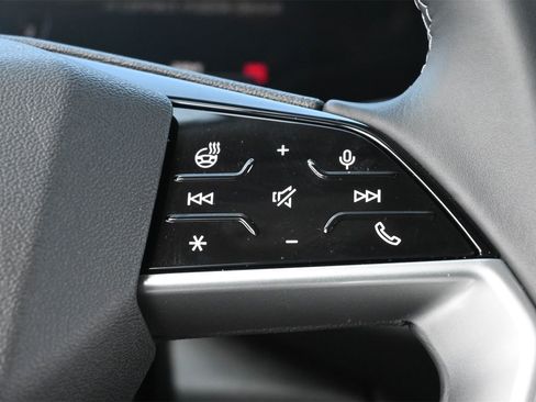 Used 2025 Audi Q5 Premium w/ Convenience Package image 7