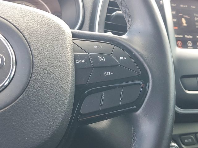 Used 2020 Jeep Cherokee Latitude Plus FWD image 12