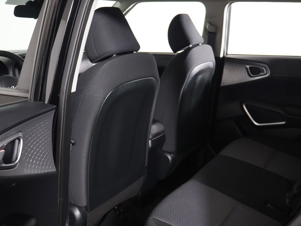Used 2023 Kia Soul LX w/ LX Technology Package FWD image 24