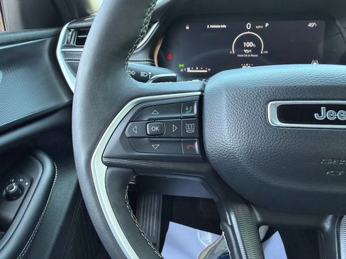 Used 2024 Jeep Grand Cherokee L Laredo image 28