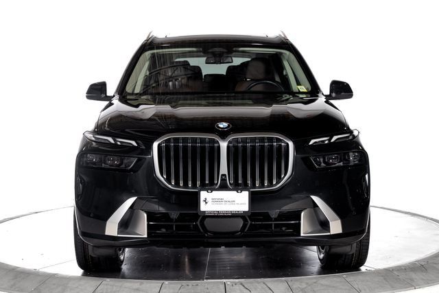 Used 2024 BMW X7 xDrive40i w/ Premium Package AWD/4WD image 11