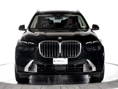 Used 2024 BMW X7 xDrive40i w/ Premium Package AWD/4WD image 11