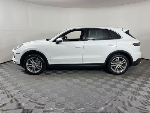 Used 2019 Porsche Cayenne Base image 2