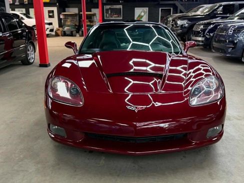 Used 2006 Chevrolet Corvette Coupe w/ Preferred Equipment Group RWD image 2