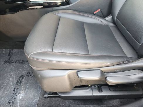 Used 2024 Chevrolet Trax RS FWD image 25