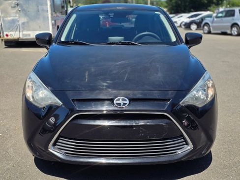 Used 2016 Scion iA FWD image 2