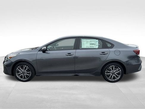 Used 2024 Kia Forte GT-Line FWD image 2