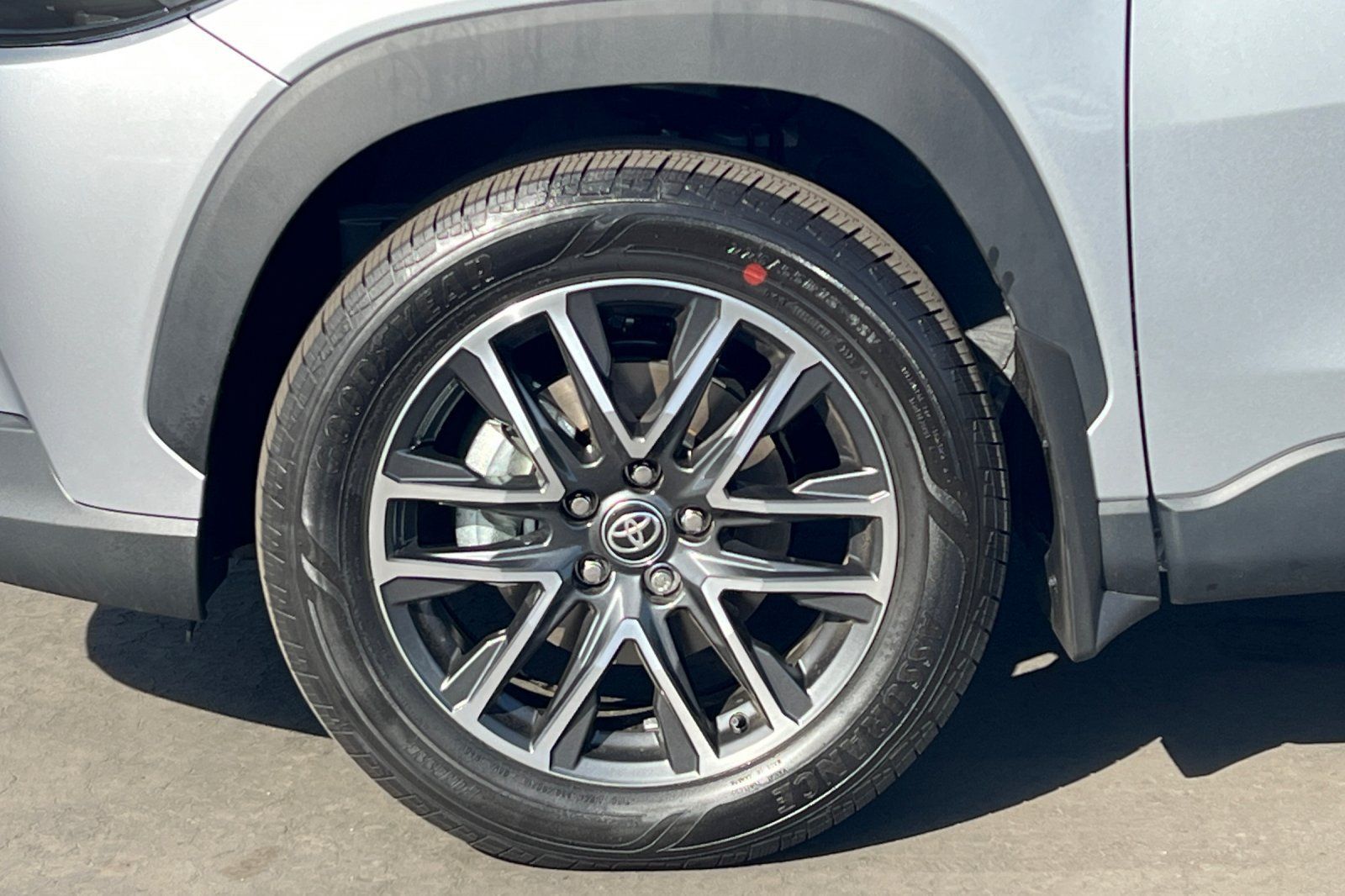 Used 2026 Toyota Corolla Cross XLE w/ Convenience Package FWD image 27