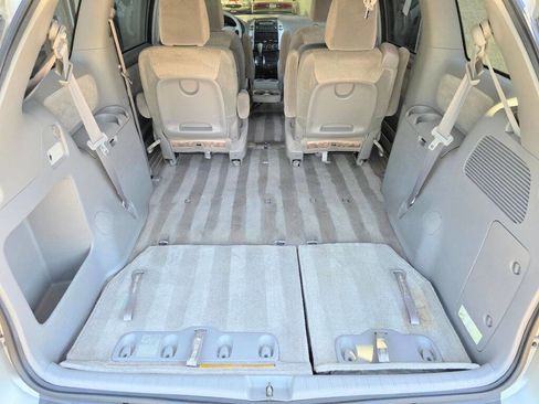 Used 2010 Toyota Sienna LE FWD image 6